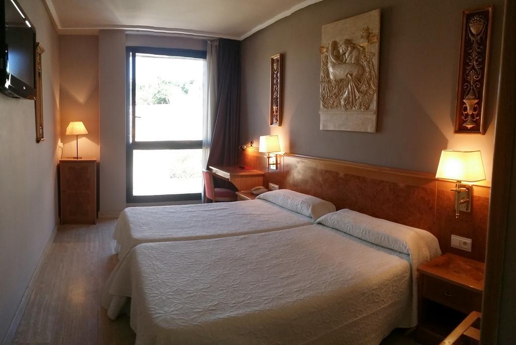 Double or Twin Room,1272844807:JPEG